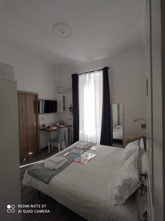 Domus Nikolai Hotel Bari Exterior foto