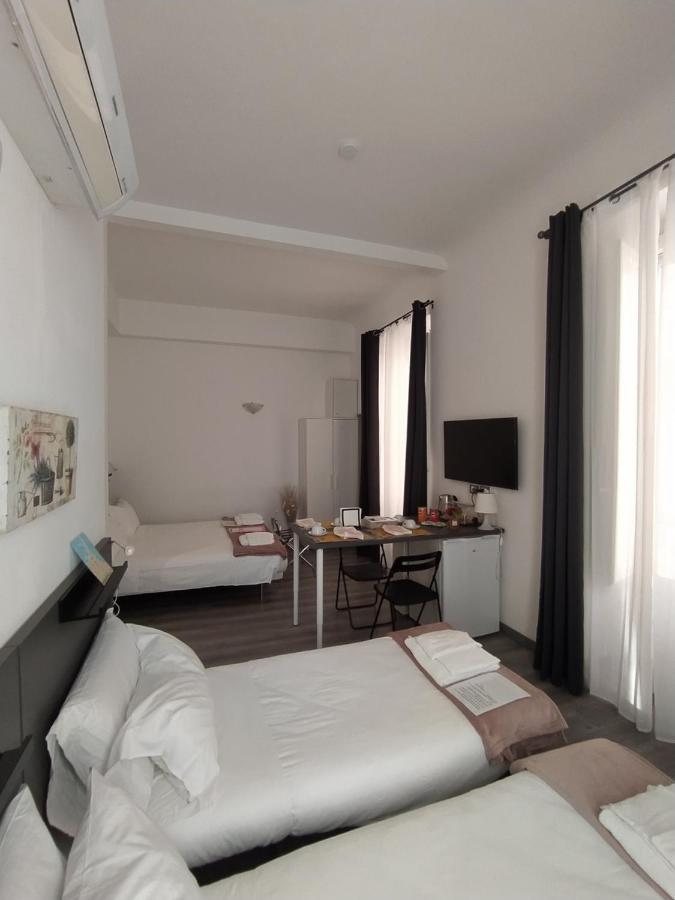 Domus Nikolai Hotel Bari Exterior foto