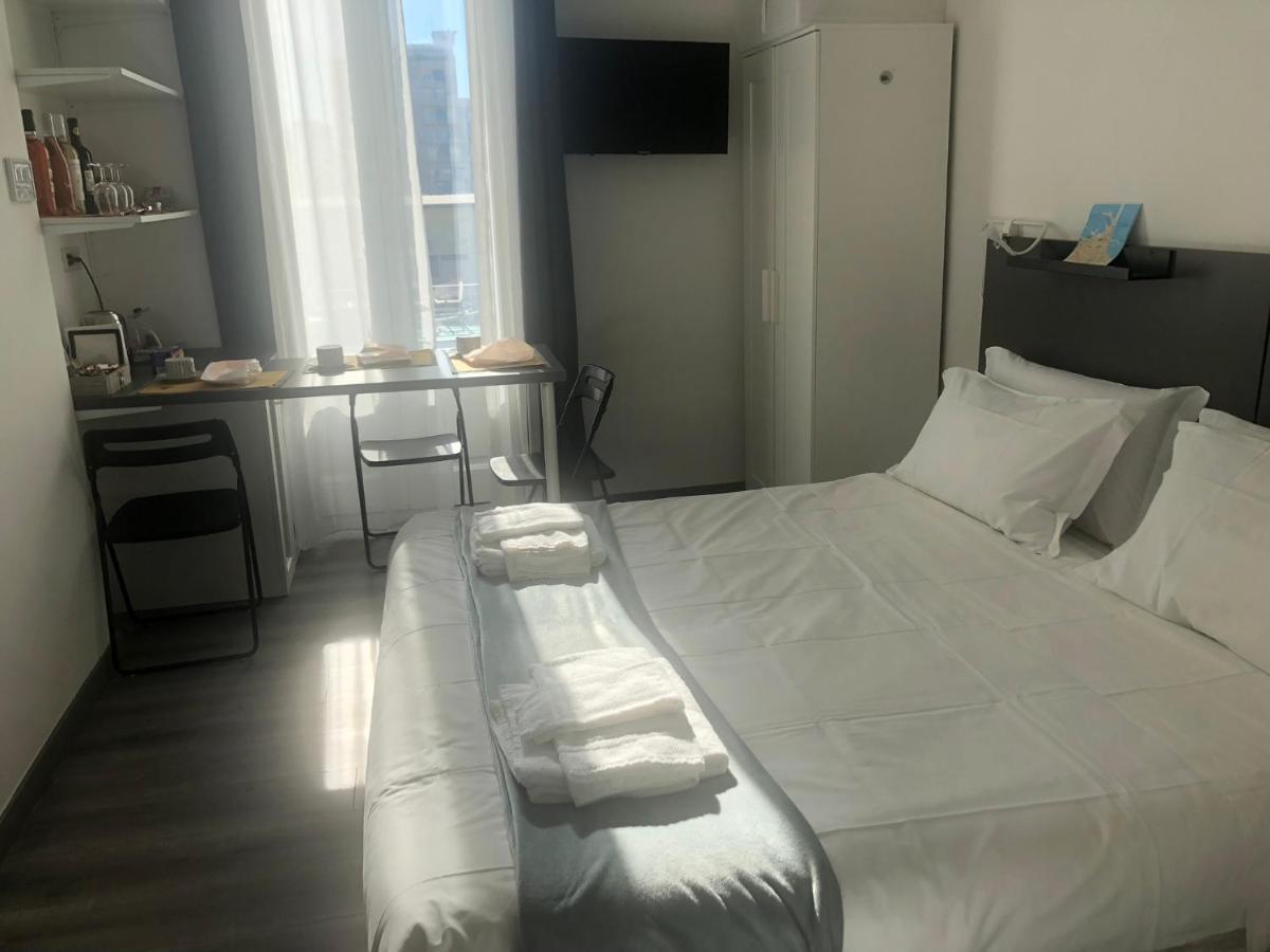 Domus Nikolai Hotel Bari Exterior foto