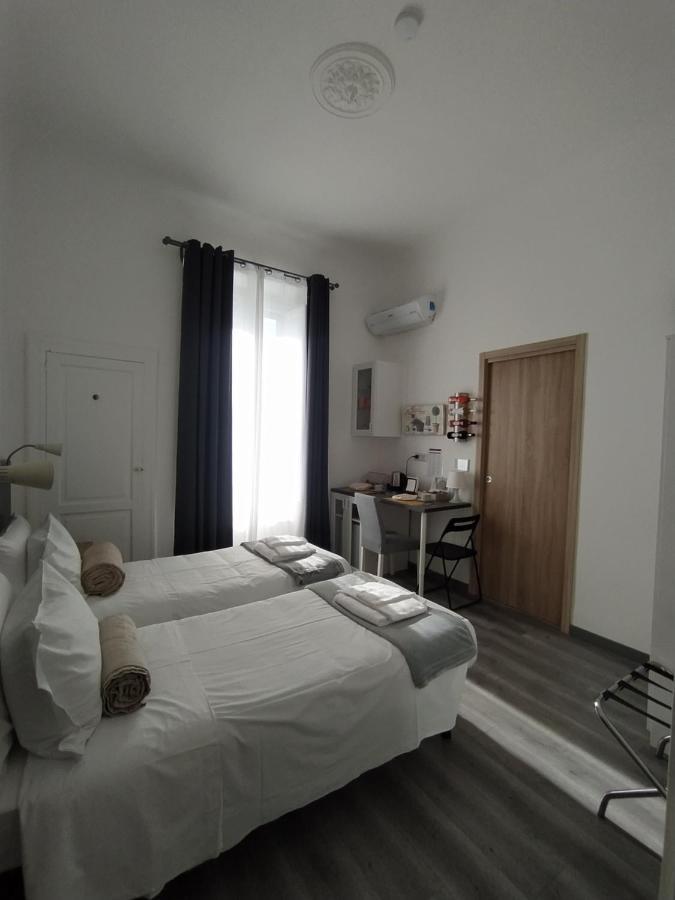Domus Nikolai Hotel Bari Exterior foto