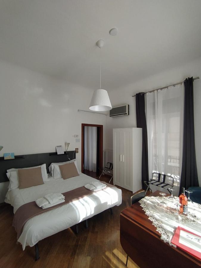 Domus Nikolai Hotel Bari Exterior foto